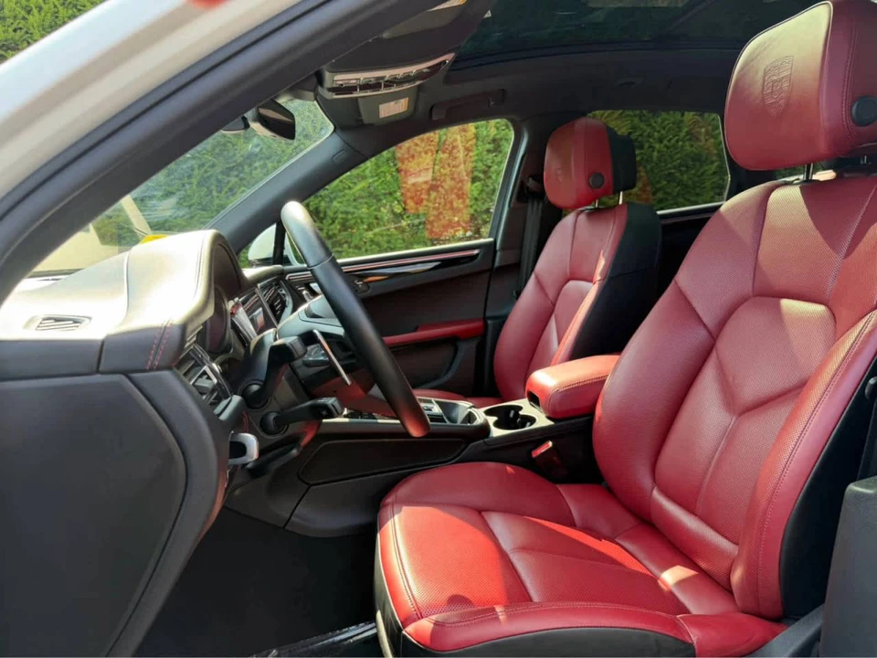 2023 Porsche Macan - Image 5 of 5