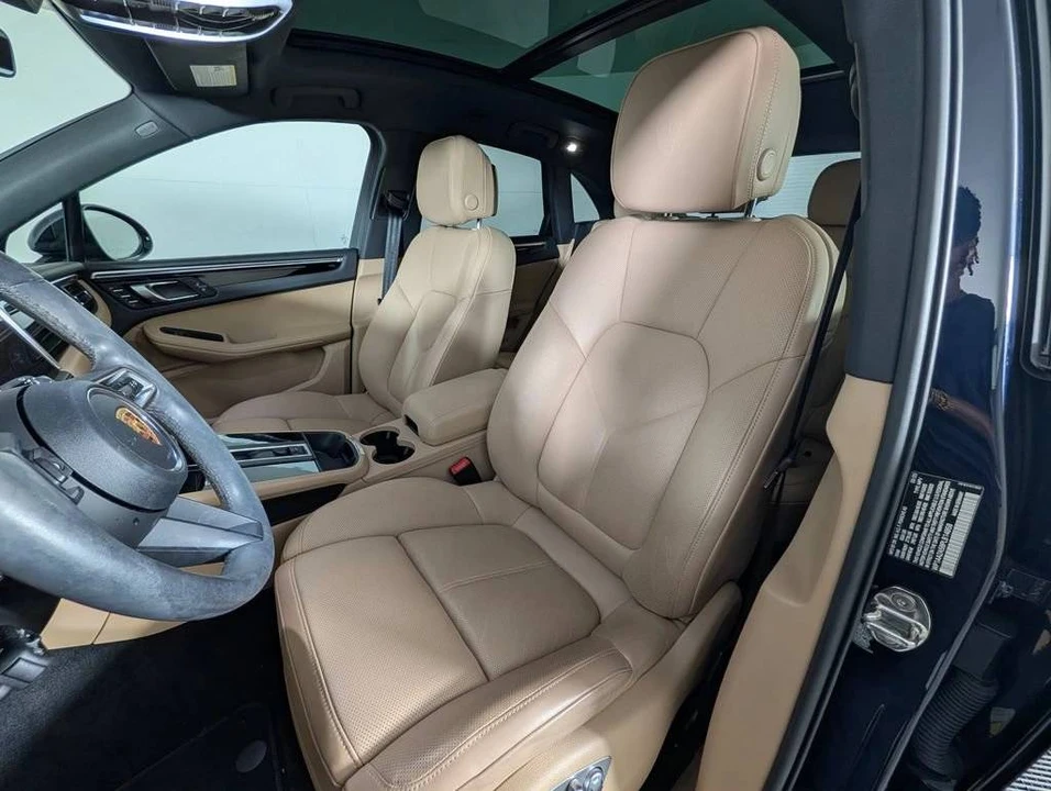 2023 Porsche Macan T - Image 5 of 5