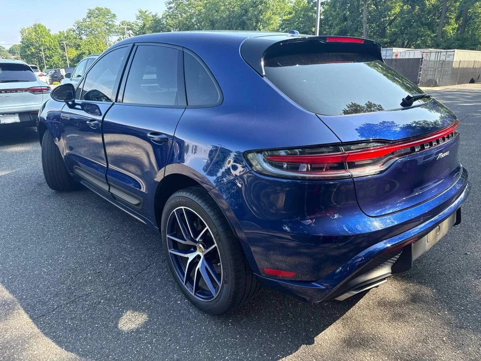 2023 Porsche Macan T - Image 4 of 5