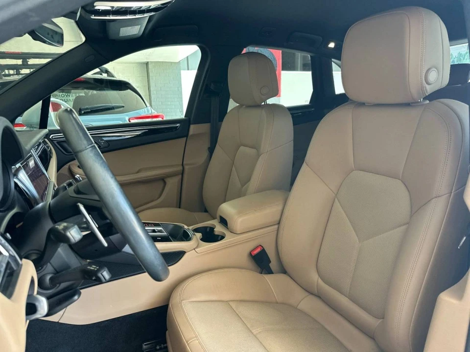 2023 Porsche Macan - Image 5 of 5