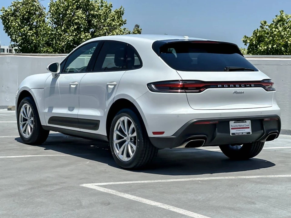 2023 Porsche Macan - Image 3 of 5