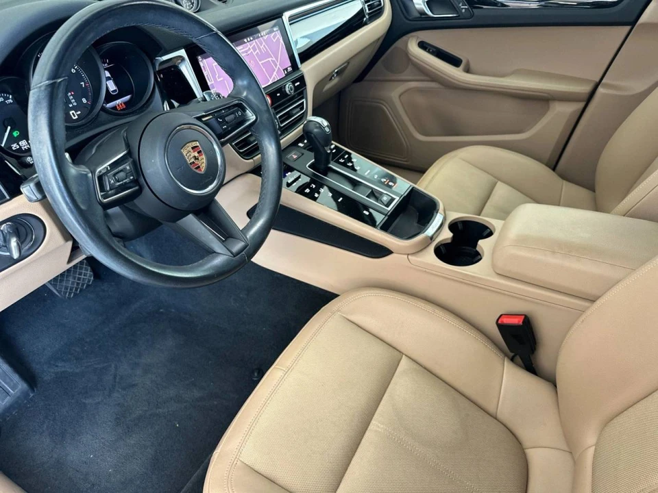 2023 Porsche Macan - Image 4 of 5
