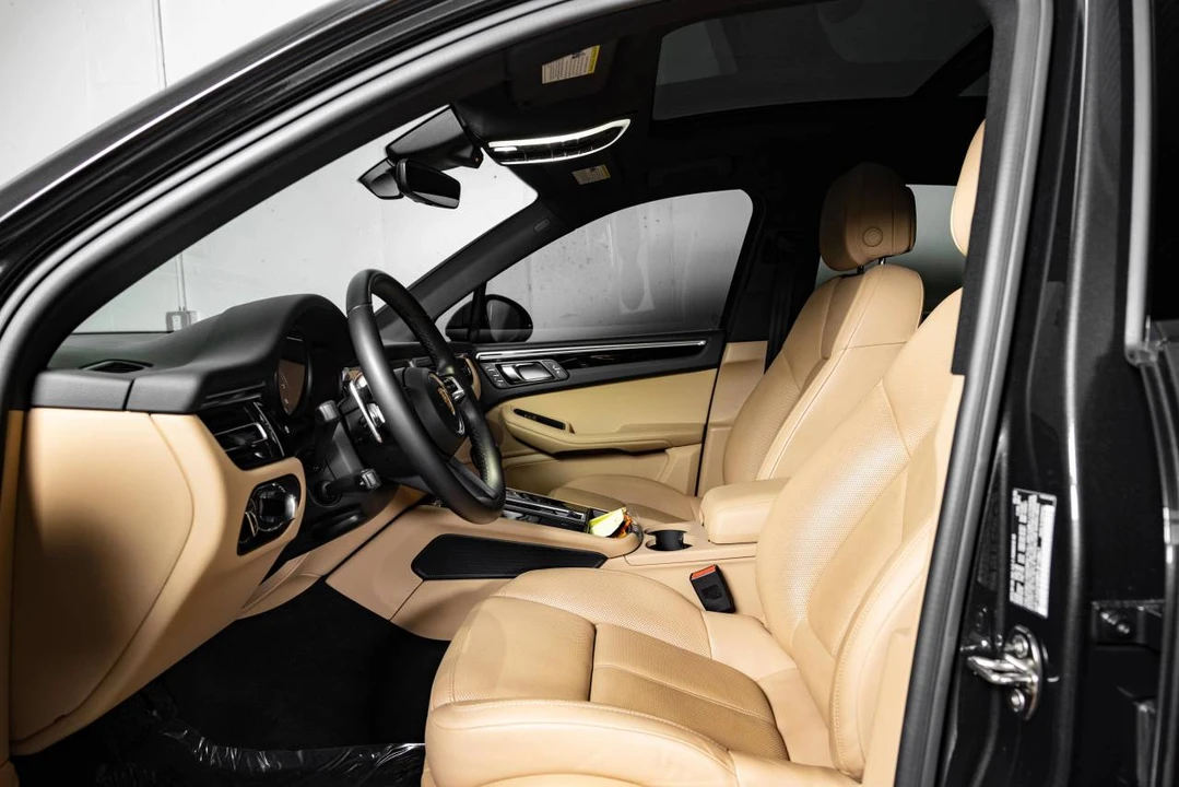 2023 Porsche Macan - Image 5 of 5