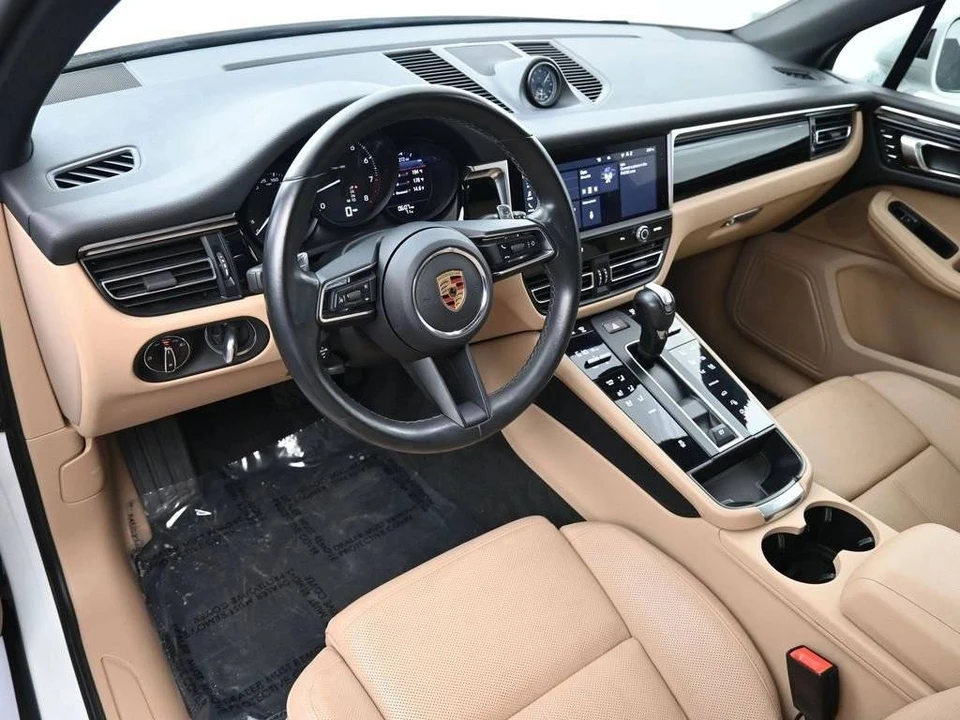 2023 Porsche Macan - Image 4 of 5