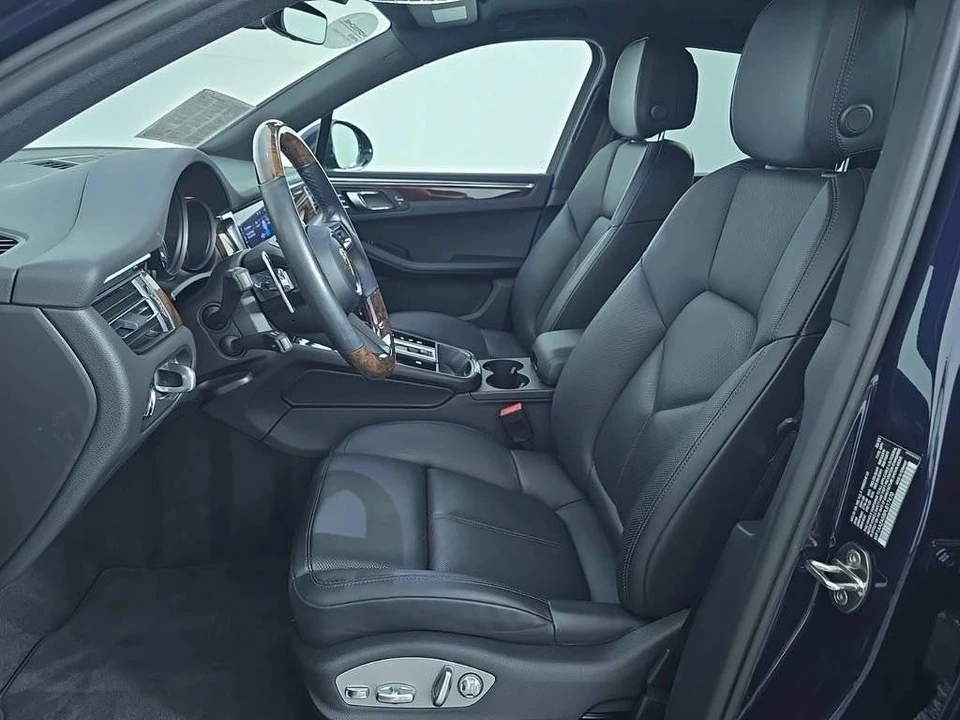 2023 Porsche Macan - Image 5 of 5