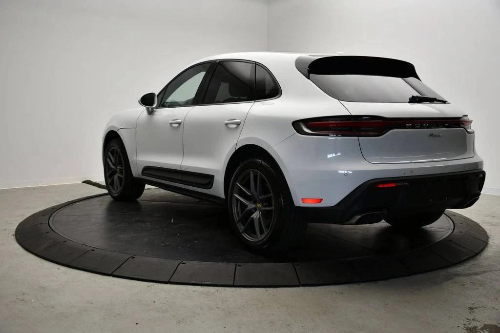 2023 Porsche Macan - Image 3 of 5