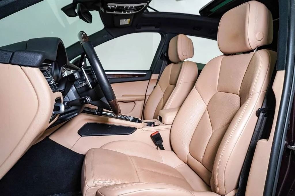 2023 Porsche Macan T - Image 5 of 5
