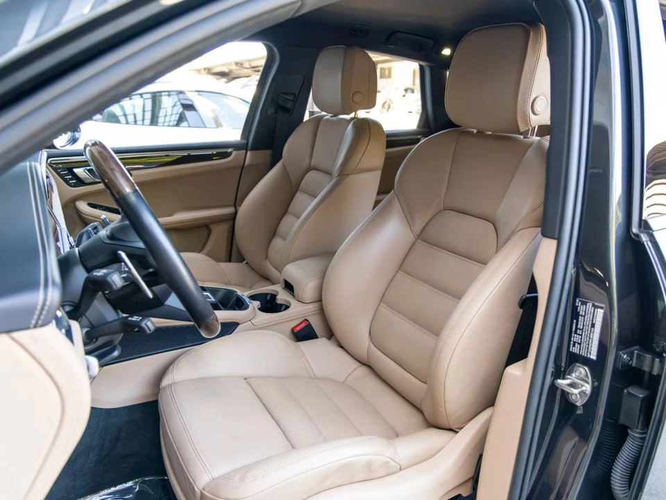 2023 Porsche Macan T - Image 5 of 5