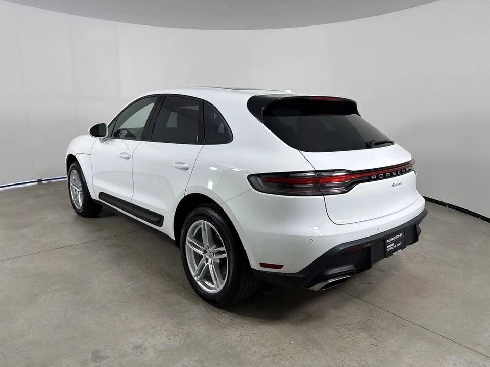 2023 Porsche Macan - Image 3 of 5