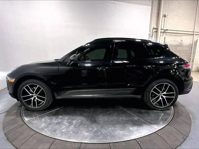 2023 Porsche Macan - Image 2 of 5