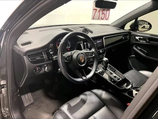 2023 Porsche Macan - Image 4 of 5
