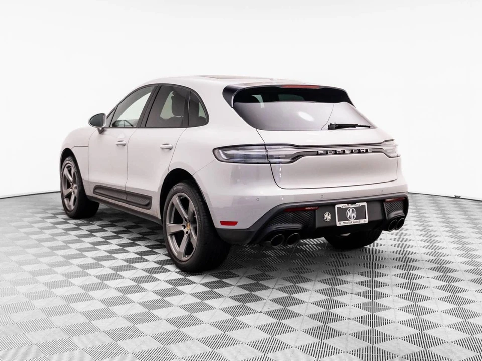 2023 Porsche Macan T - Image 3 of 5