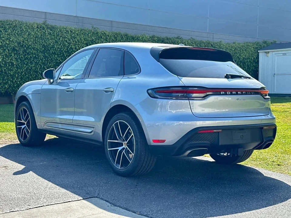 2023 Porsche Macan - Image 3 of 5