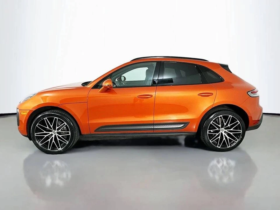 2023 Porsche Macan - Image 2 of 5