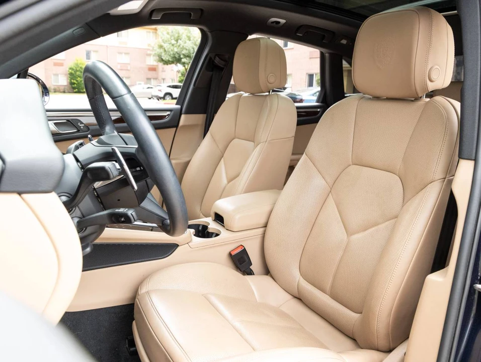 2023 Porsche Macan - Image 5 of 5