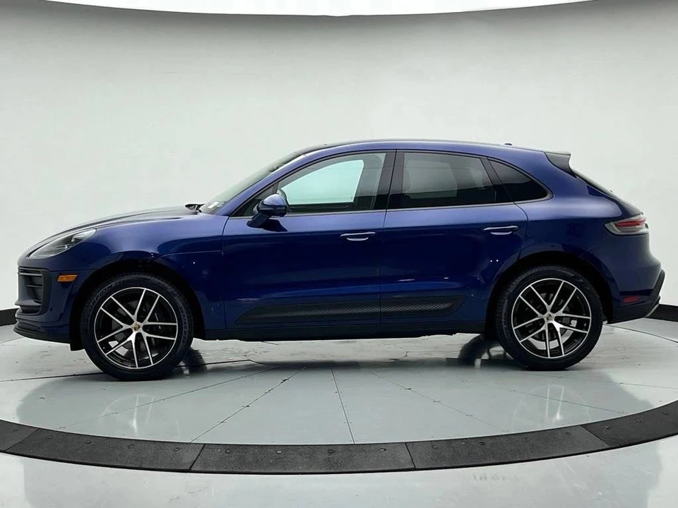 2023 Porsche Macan - Image 2 of 5