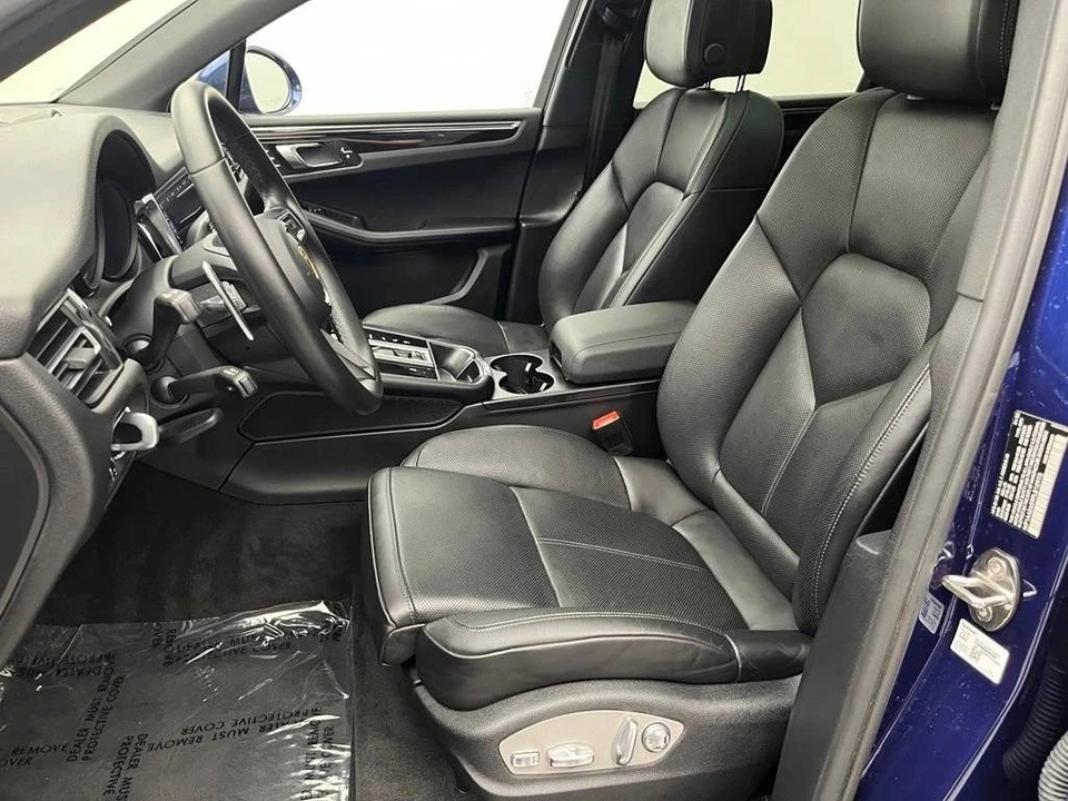 2023 Porsche Macan - Image 5 of 5