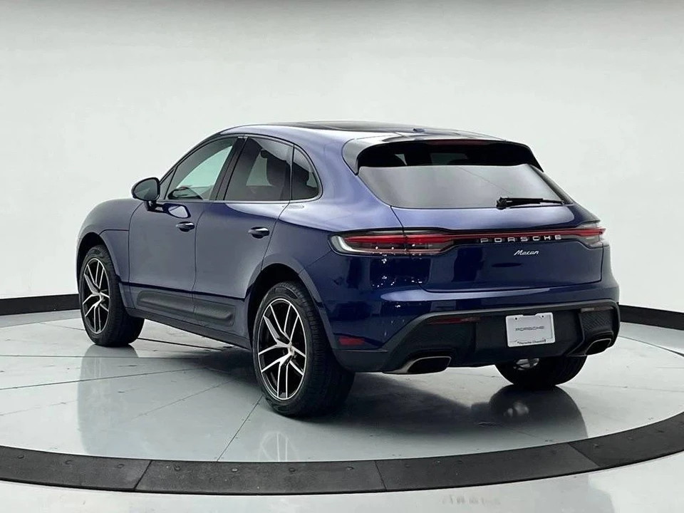 2023 Porsche Macan - Image 3 of 5