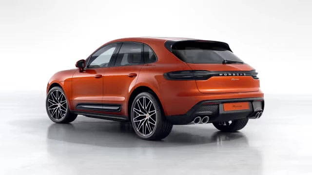 2023 Porsche Macan - Image 18 of 31