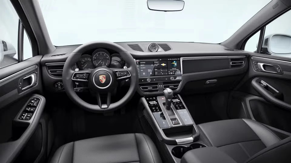 2023 Porsche Macan - Image 27 of 31