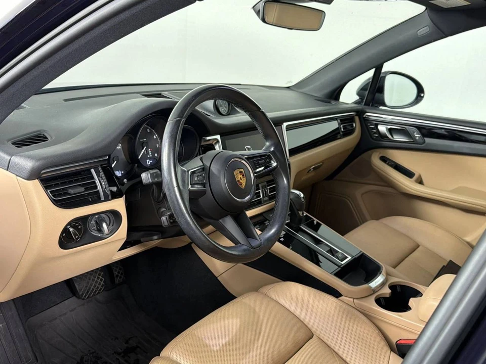 2023 Porsche Macan T - Image 4 of 5