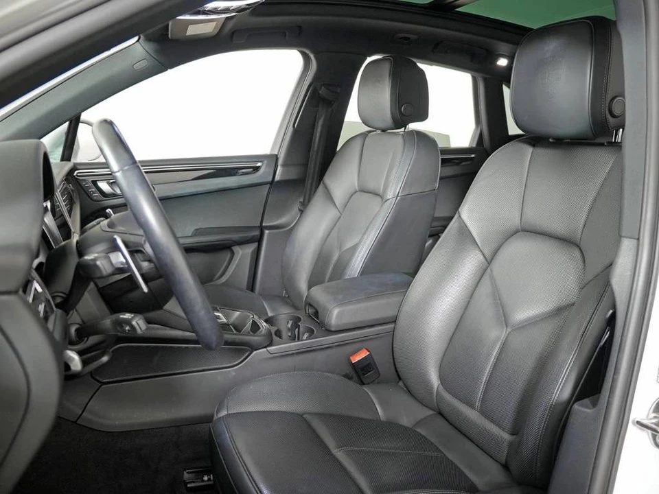 2023 Porsche Macan T - Image 5 of 5