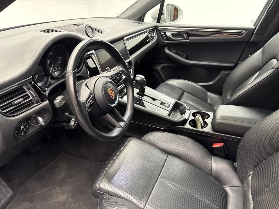 2023 Porsche Macan - Image 5 of 5