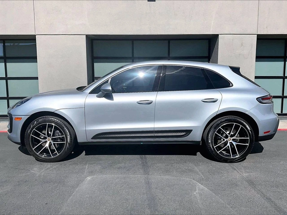 2023 Porsche Macan - Image 2 of 5