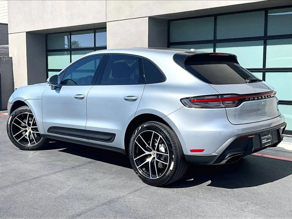 2023 Porsche Macan - Image 3 of 5