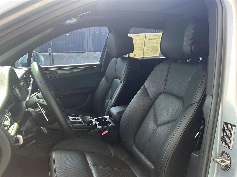 2023 Porsche Macan - Image 5 of 5
