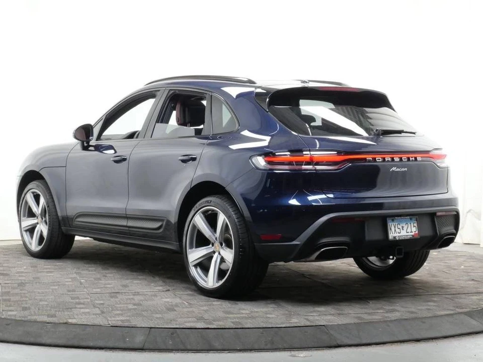 2023 Porsche Macan - Image 3 of 5