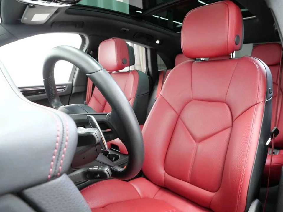 2023 Porsche Macan - Image 5 of 5