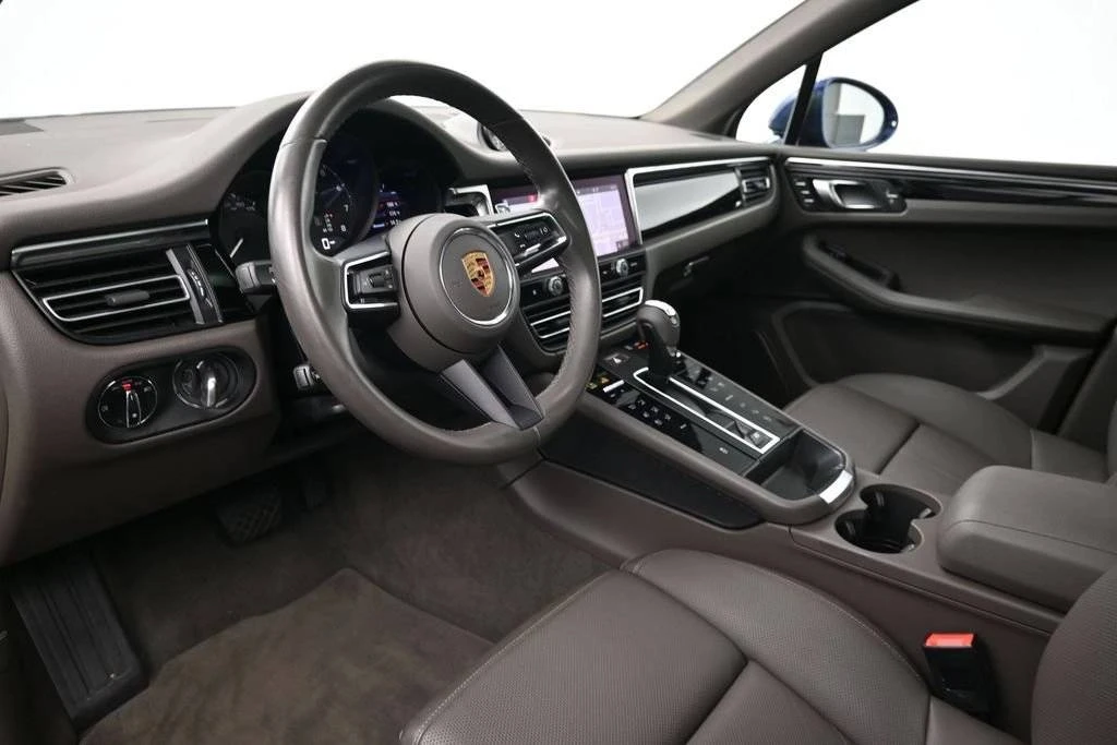 2023 Porsche Macan - Image 4 of 5