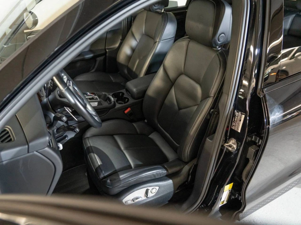2023 Porsche Macan - Image 5 of 5