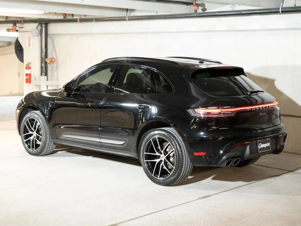 2023 Porsche Macan - Image 3 of 5