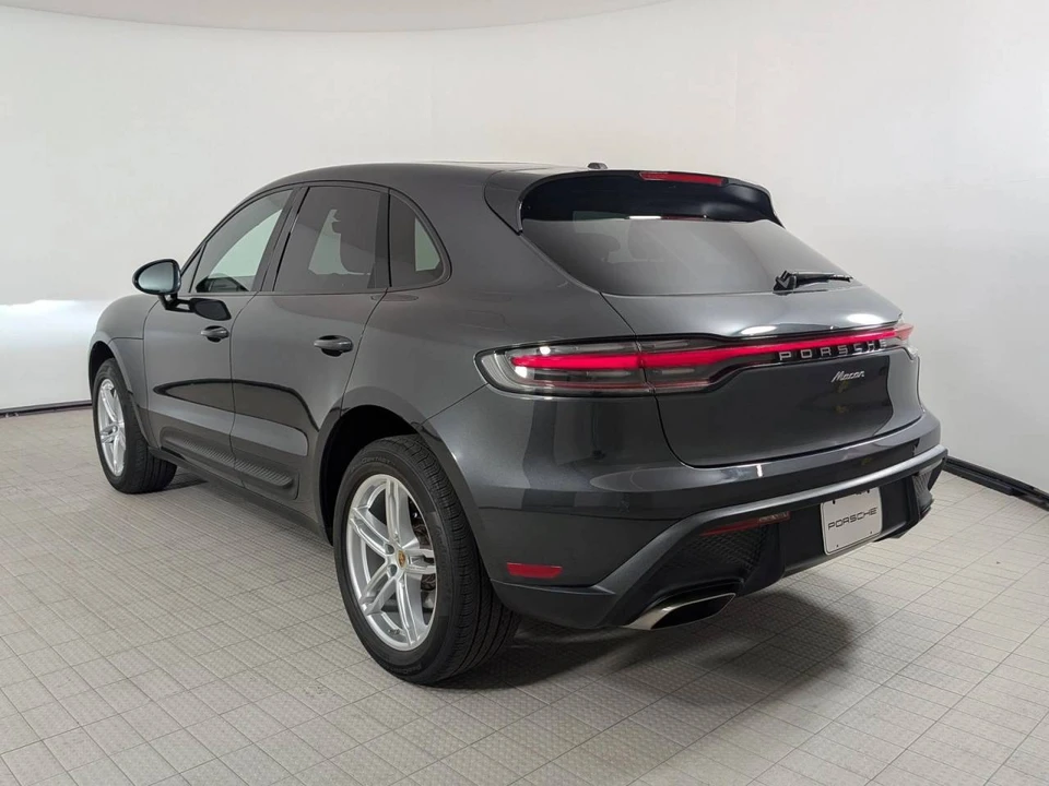 2023 Porsche Macan - Image 3 of 5