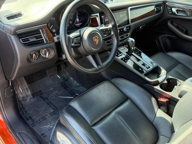 2023 Porsche Macan - Image 4 of 5