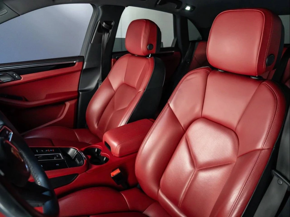 2023 Porsche Macan T - Image 5 of 5