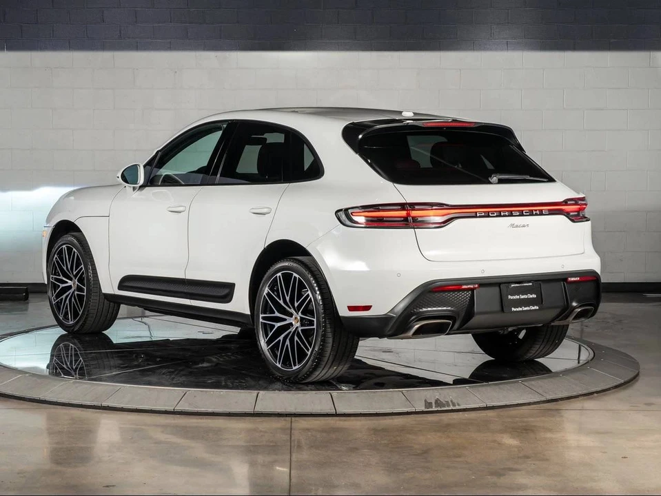 2023 Porsche Macan T - Image 3 of 5