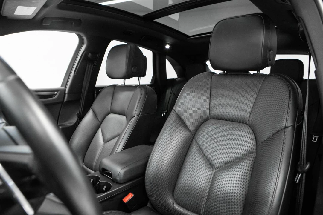 2023 Porsche Macan T - Image 5 of 5