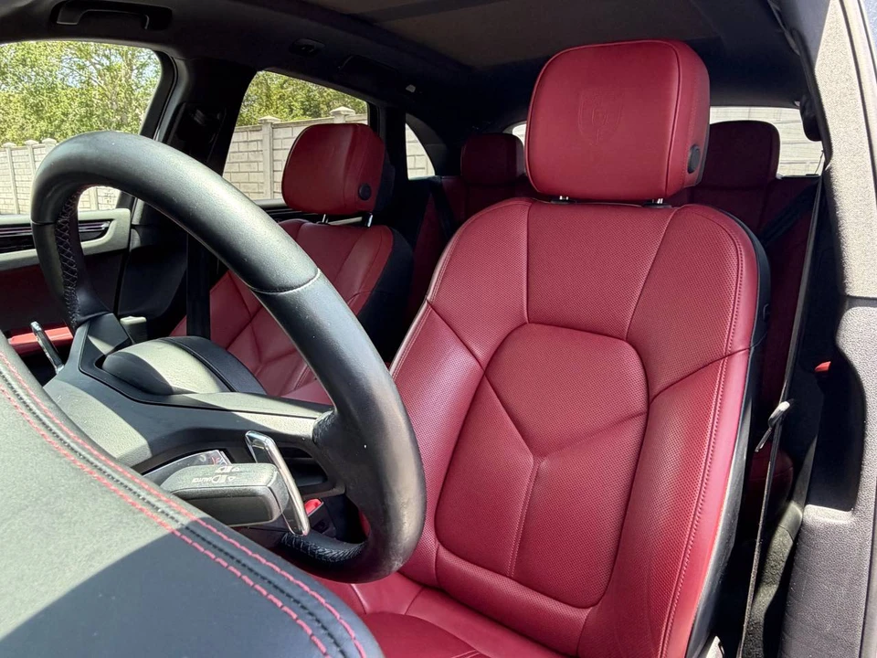 2023 Porsche Macan - Image 5 of 5