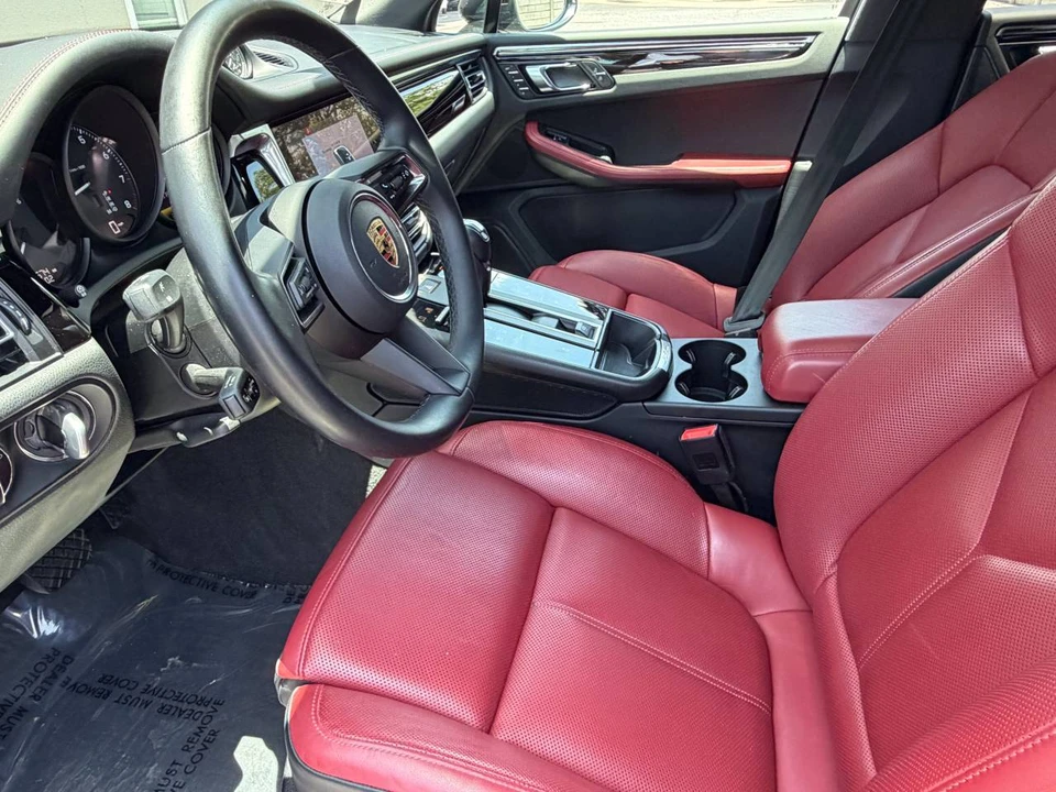 2023 Porsche Macan - Image 4 of 5