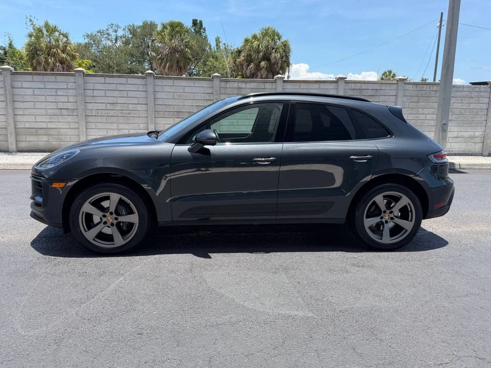 2023 Porsche Macan - Image 2 of 5