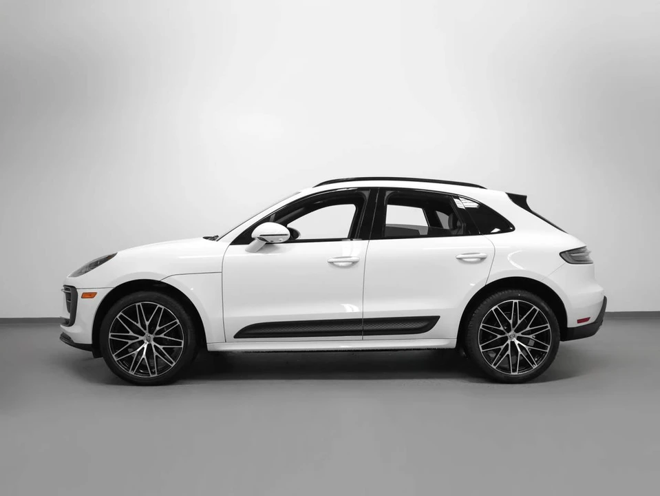 2023 Porsche Macan - Image 2 of 5