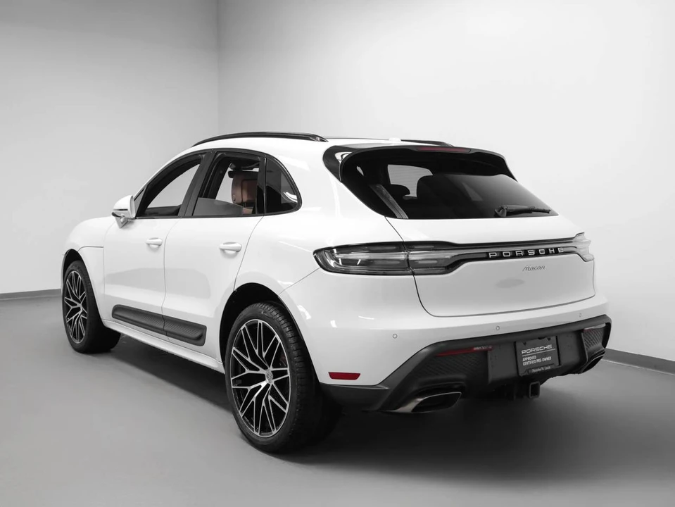 2023 Porsche Macan - Image 3 of 5