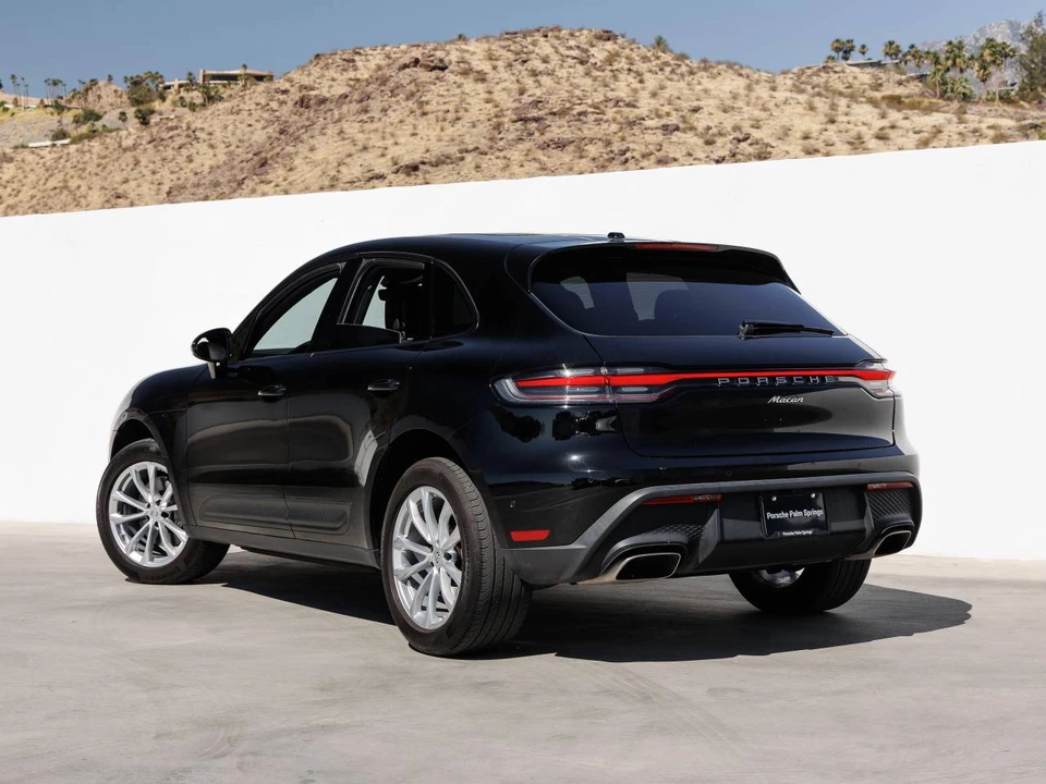 2023 Porsche Macan - Image 3 of 5