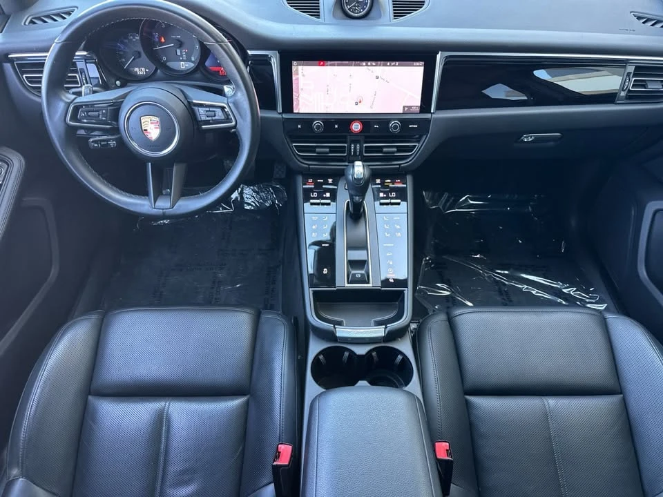 2023 Porsche Macan - Image 6 of 7