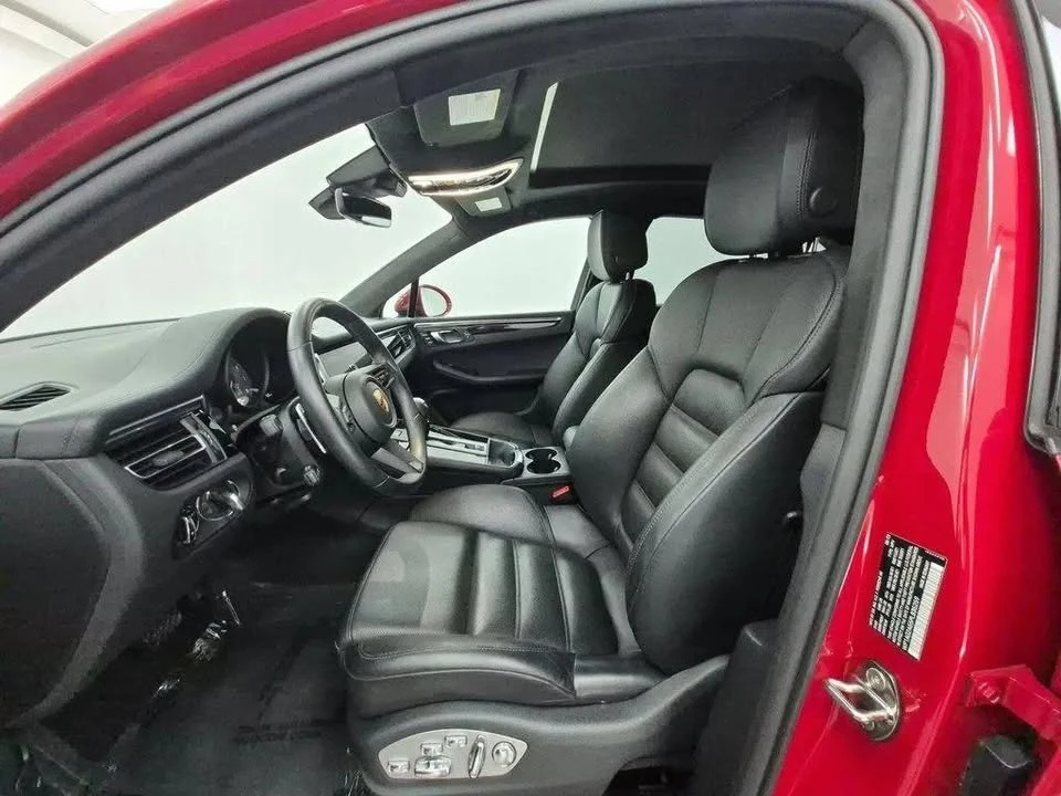 2023 Porsche Macan - Image 5 of 20