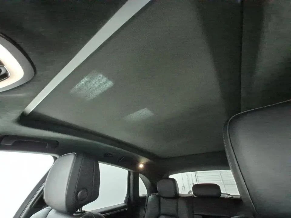 2023 Porsche Macan - Image 17 of 20