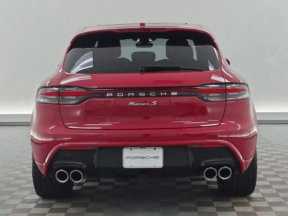2023 Porsche Macan - Image 11 of 20